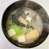 赤からし菜と豆腐と小揚げの味噌汁